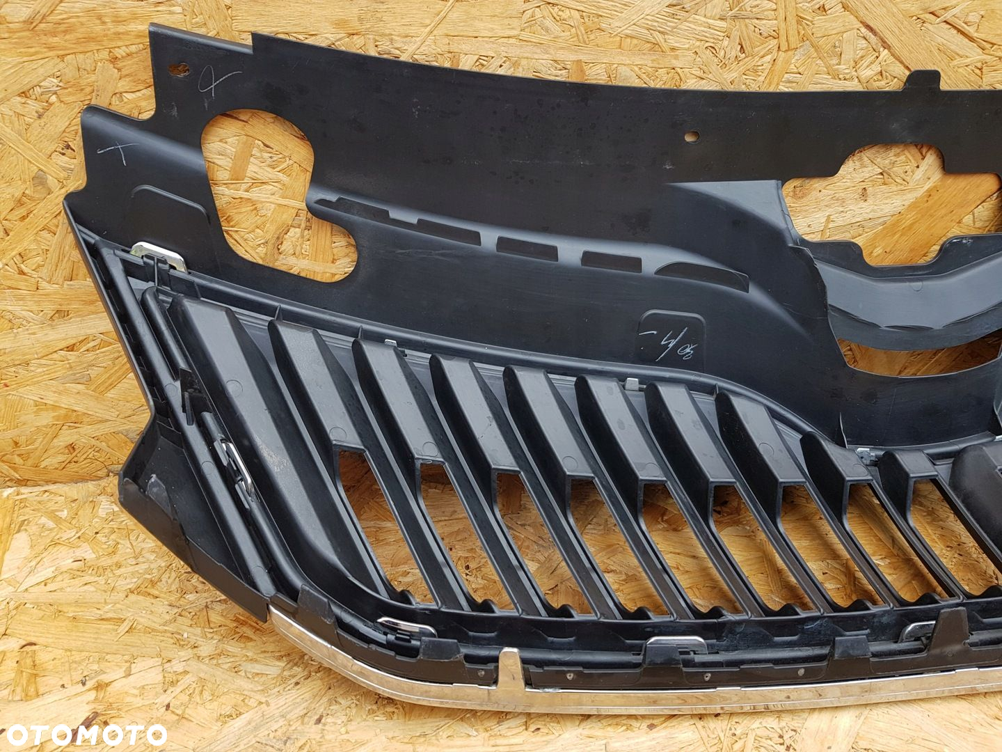 SKODA RAPID 12- ATRAPA GRILL KRATKA ZDERZAKA PRZEDNIEGO CHROM 5JA853668 - 9