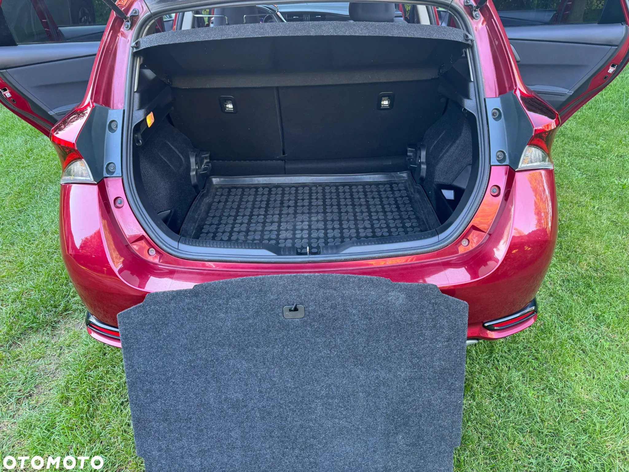 Toyota Auris Hybrid 135 Prestige - 8