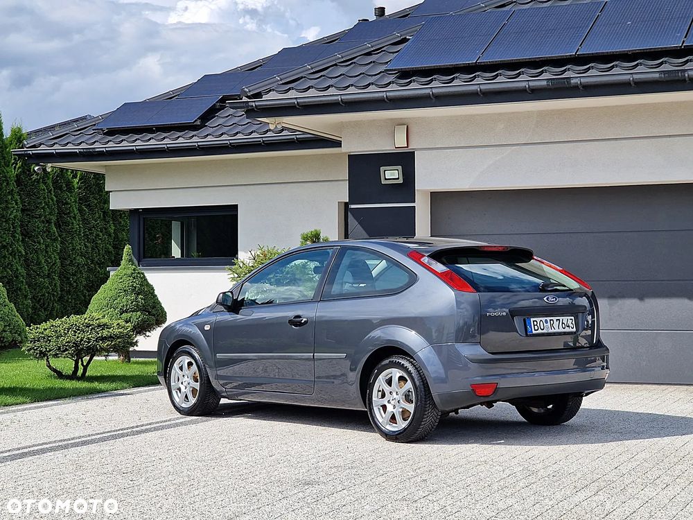 Ford Focus 1.6 16V Ambiente - 16