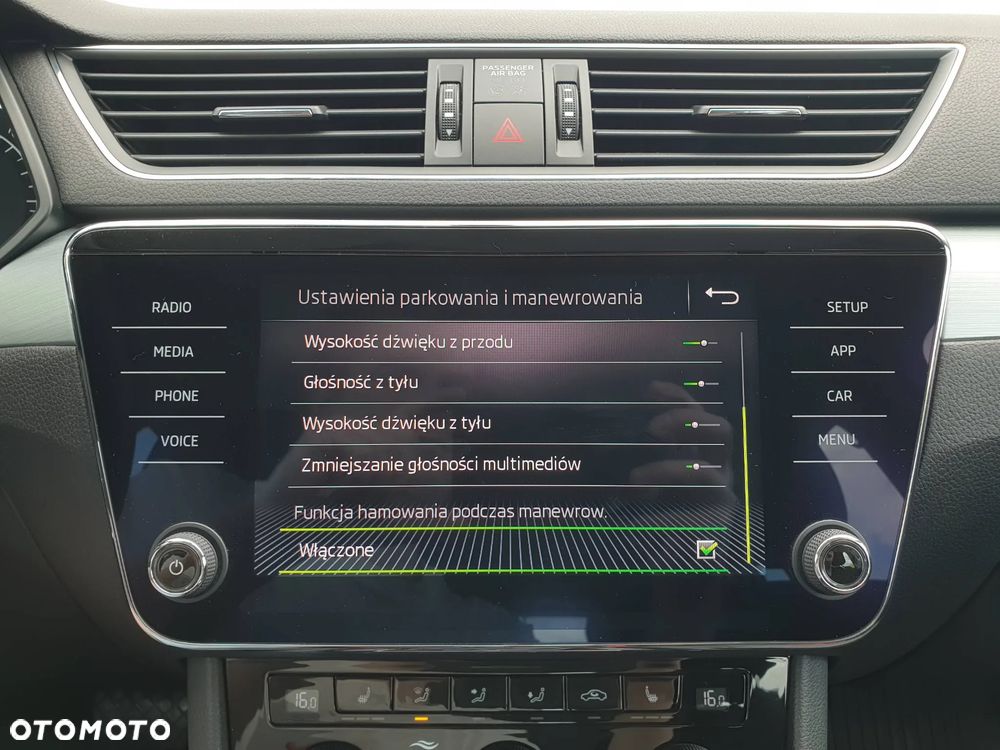 Skoda Superb 2.0 TDI Ambition DSG - 29