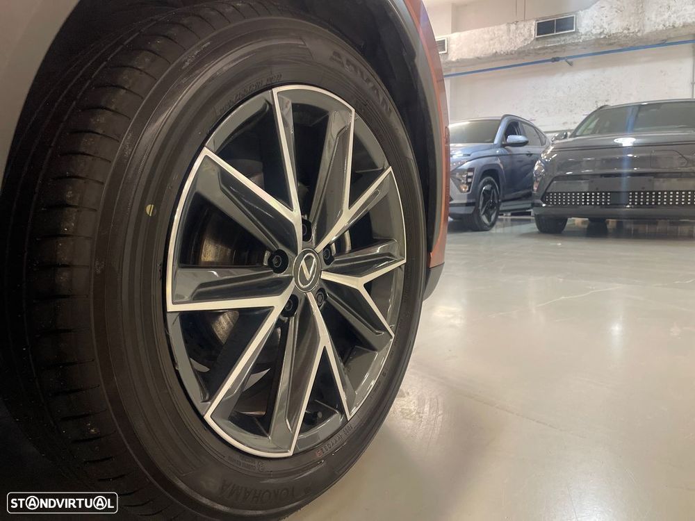 Lexus LBX Cool+ - 33