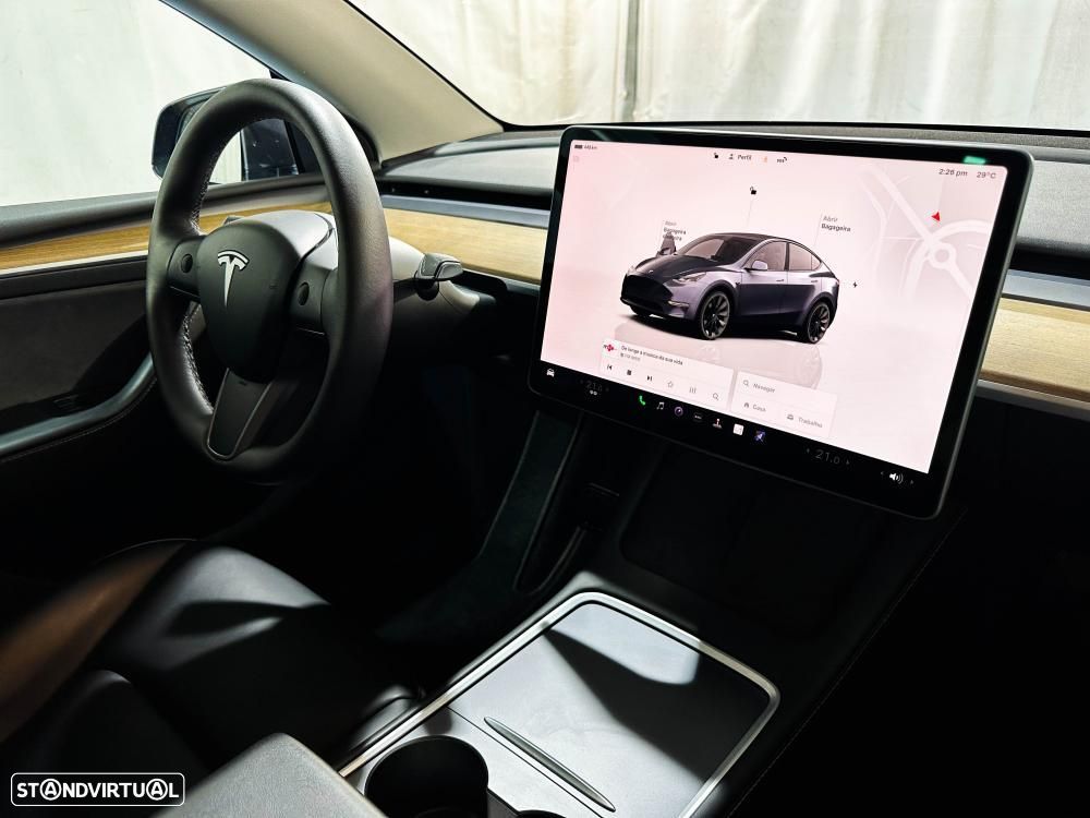 Tesla Model Y Long Range Dual Motor AWD - 36