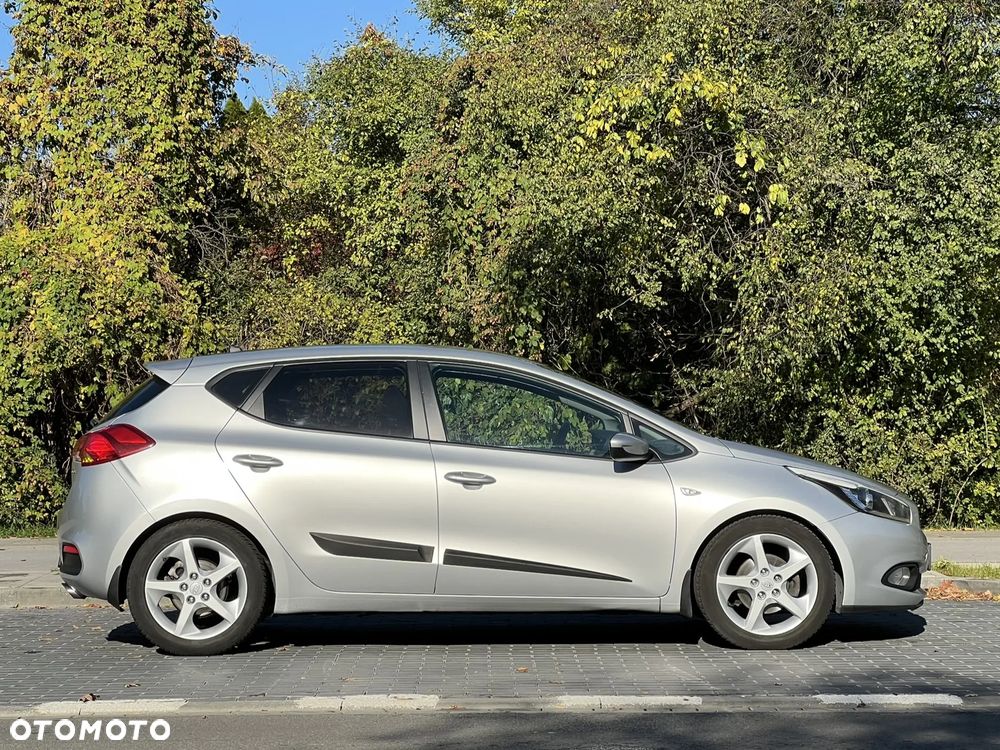Kia Ceed - 8