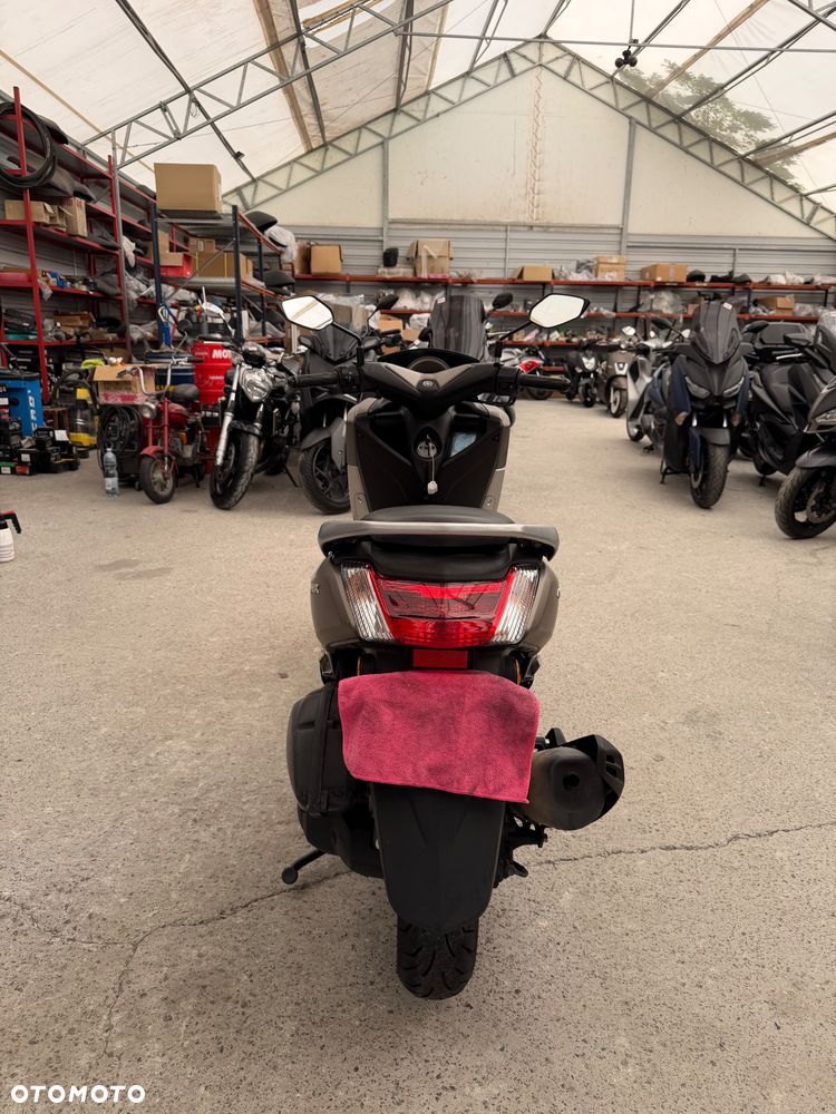 Yamaha NMAX - 6