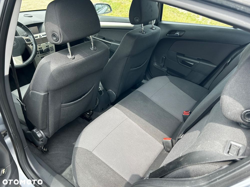 Opel Astra 1.6 Start - 11
