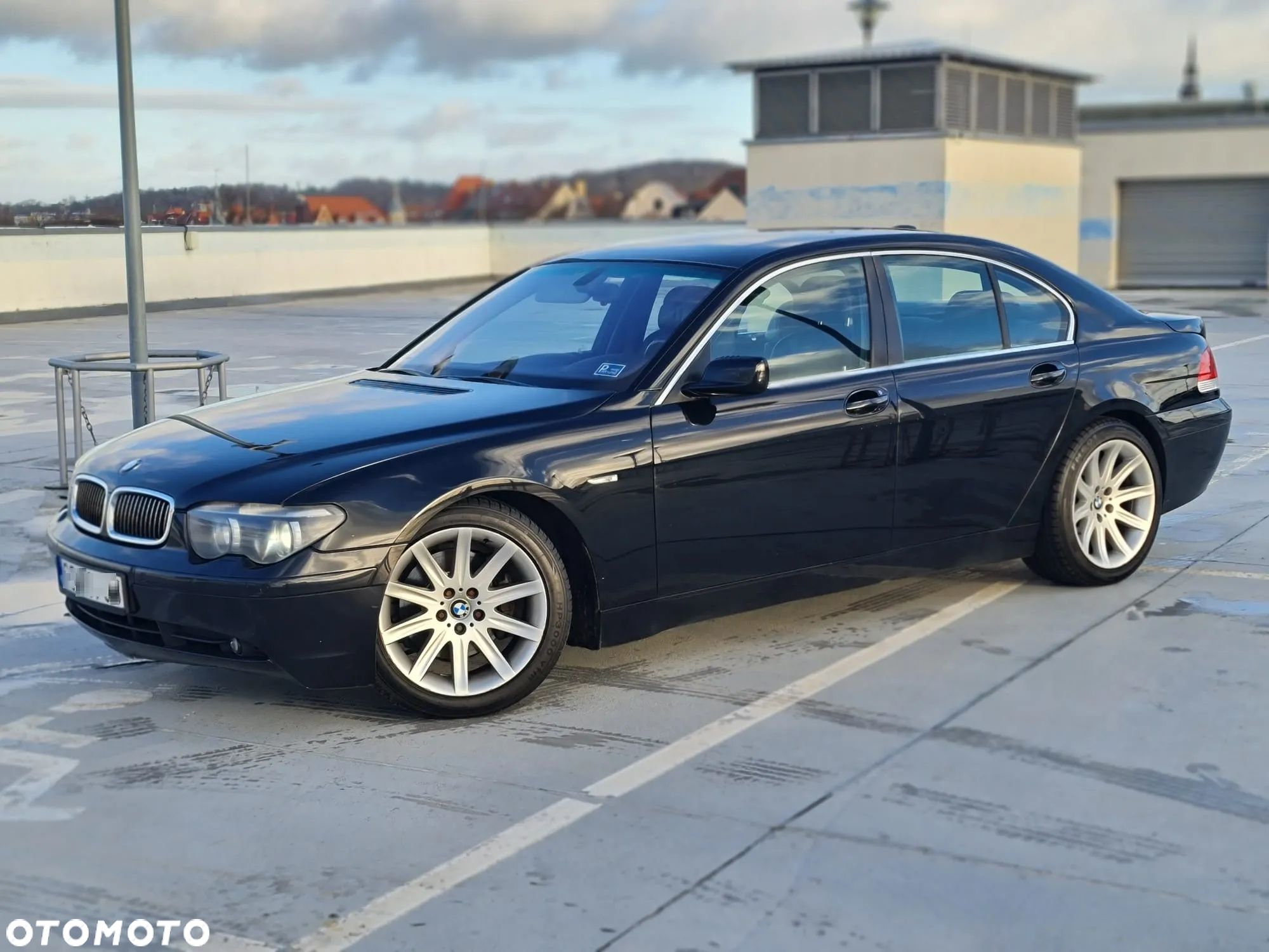 BMW Seria 7 745i - 1