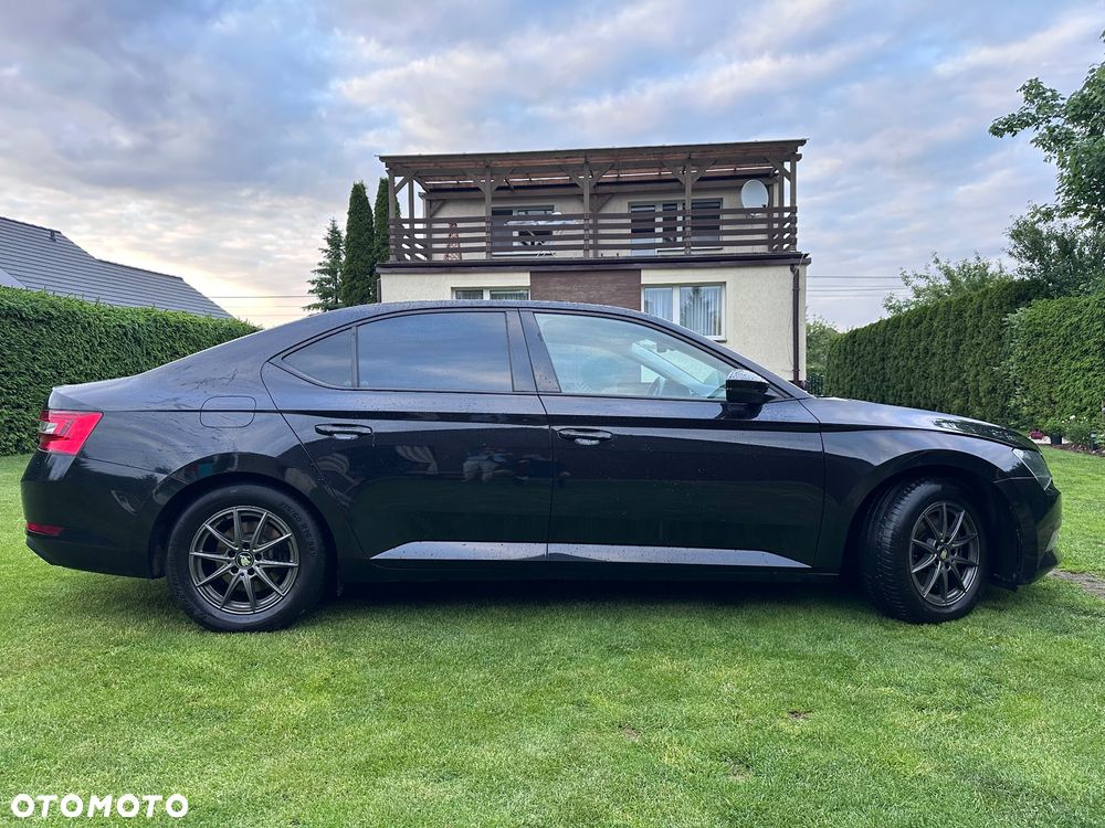 Skoda Superb 2.0 TDI Ambition DSG7 - 2