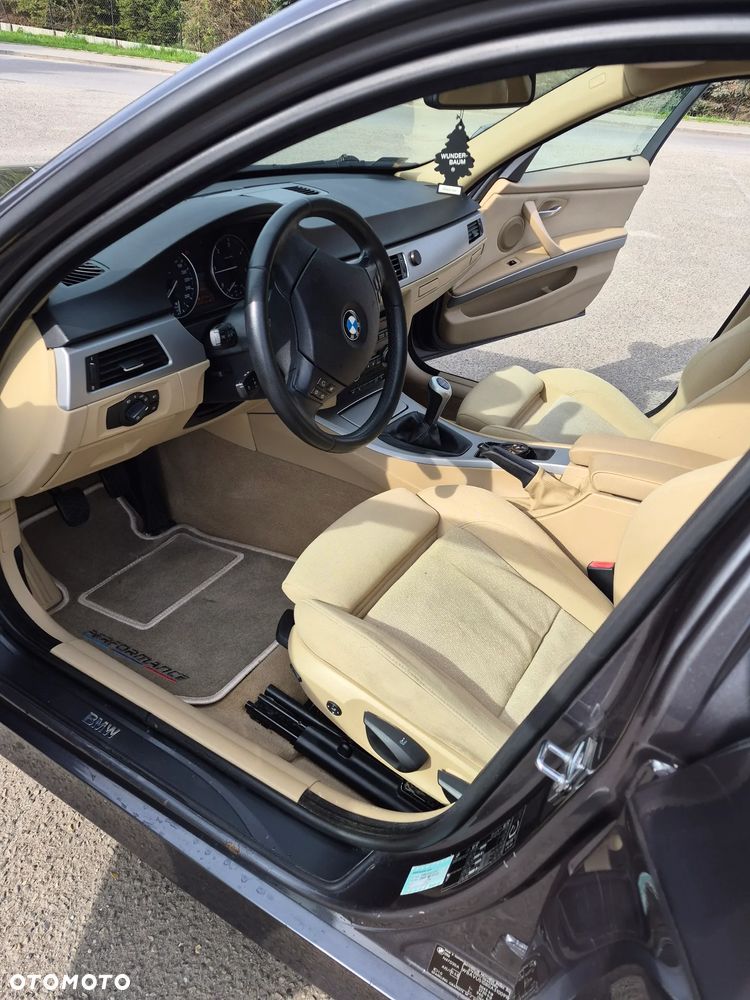 BMW Seria 3 320d - 5