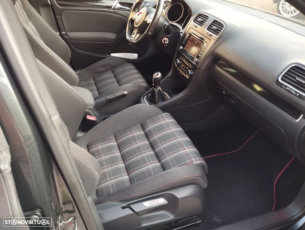 VW Golf 2.0 TSi GTI - 21