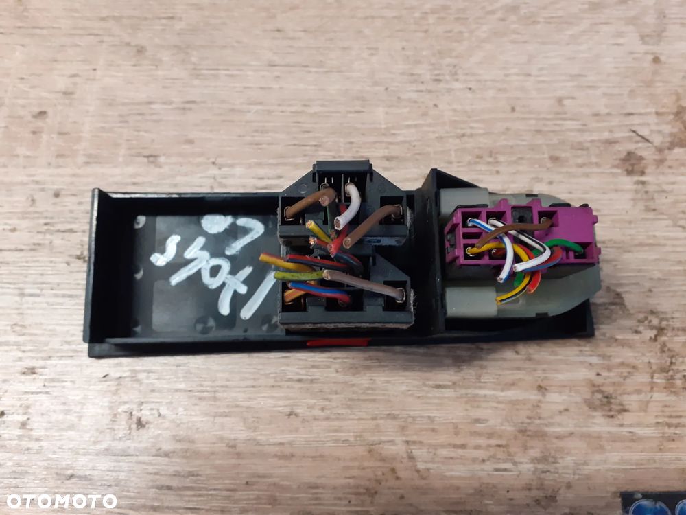PANEL SZYB KIEROWCY AUDI 80 B4 - 3