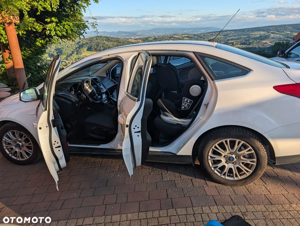 Ford Focus 1.6 EcoBoost Titanium - 15