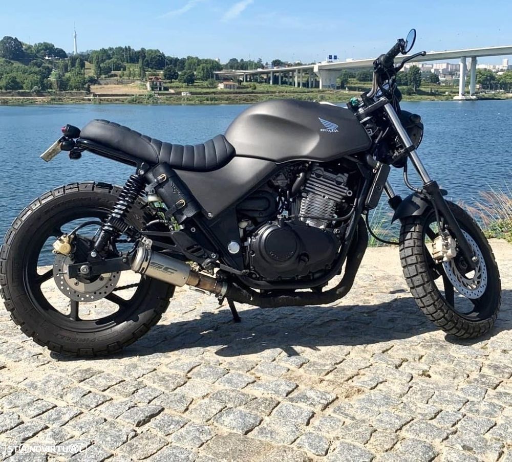 Honda CB Café Racer - 1