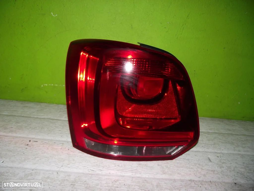 Farolim Trás Esquerdo Volkswagen Polo - 2009 / 2014 - 1