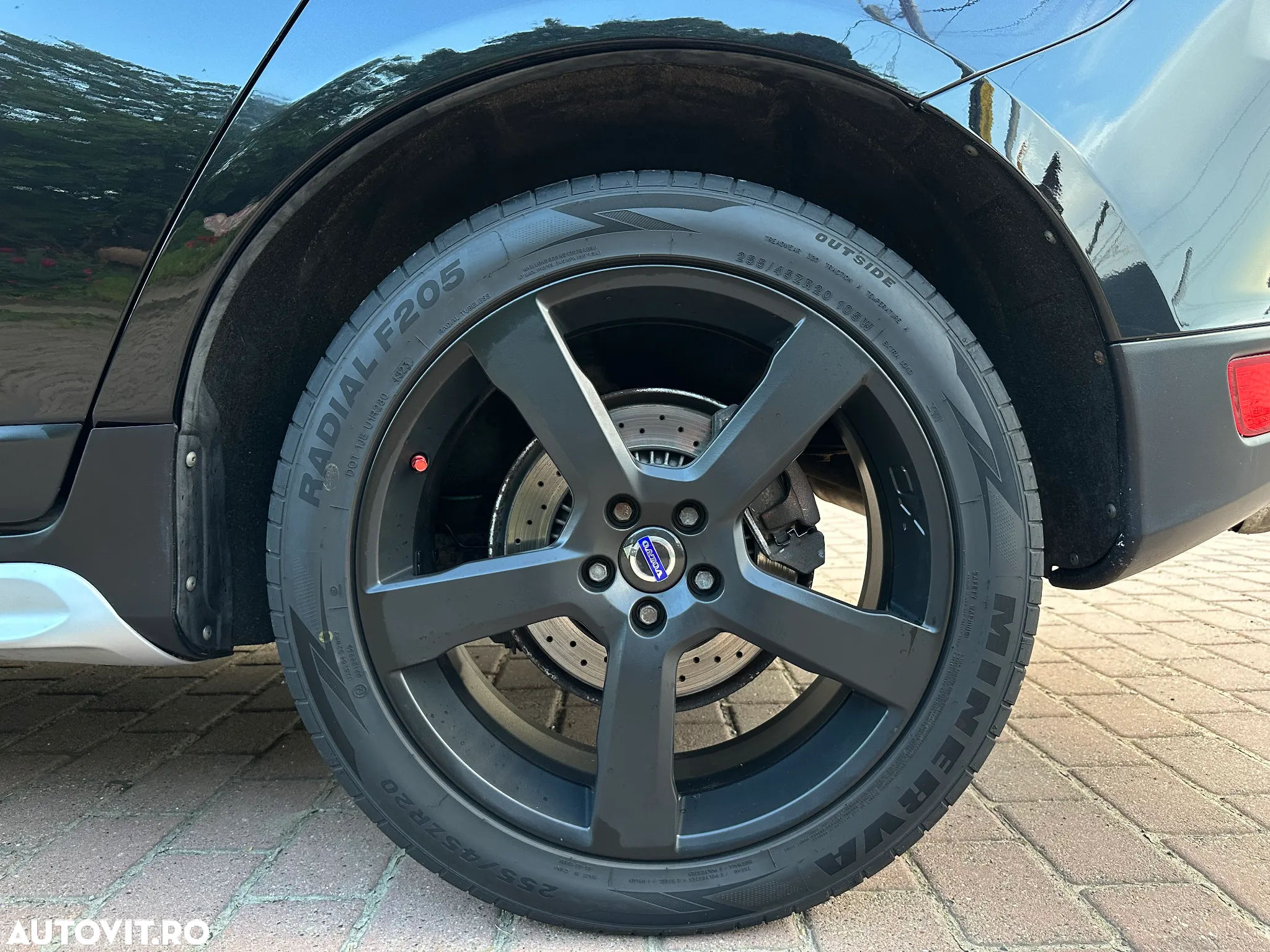Volvo XC 60 D5 AWD Aut. RDesign - 17