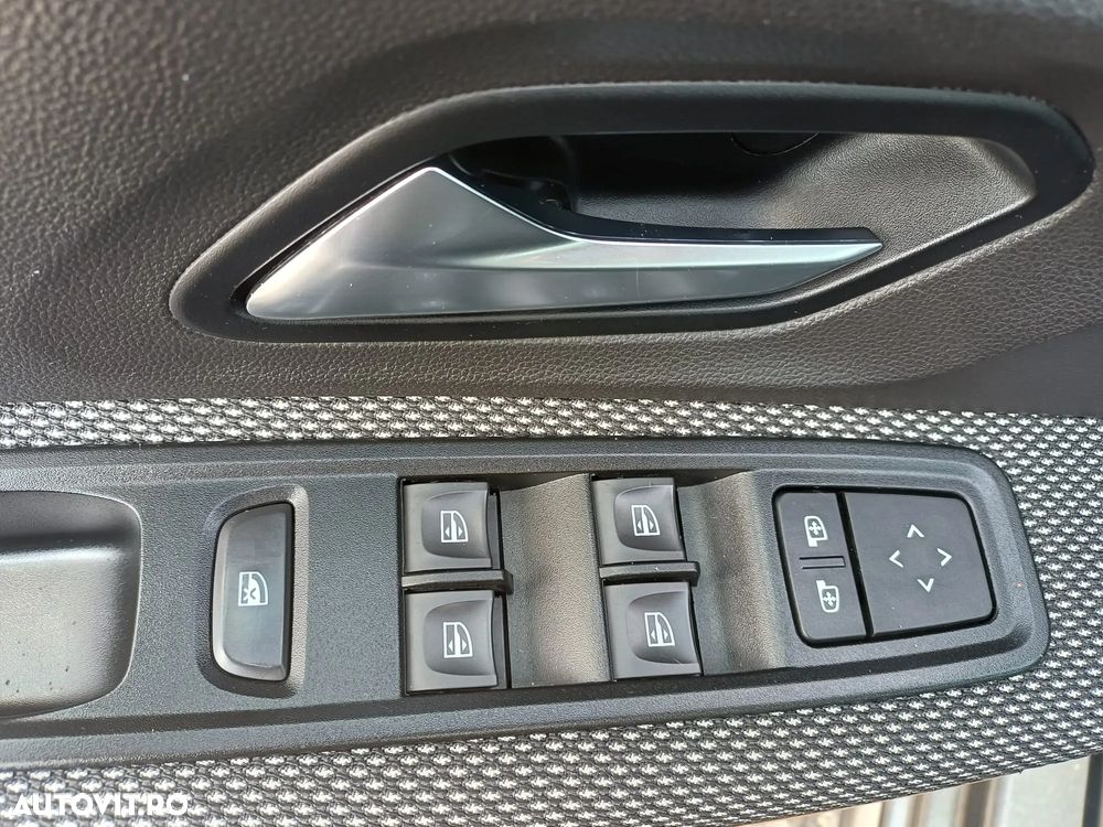 Dacia Sandero Stepway TCe 90 MT6 Comfort - 12