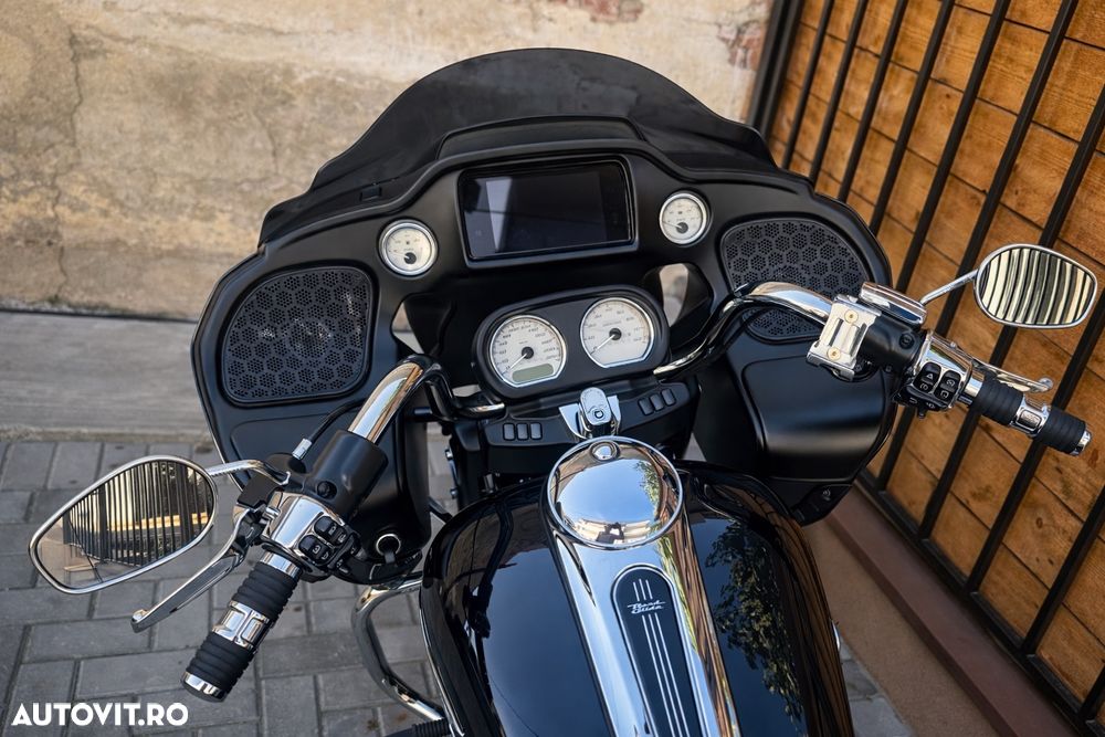 Harley-Davidson CVO Road Glide Limited - 4