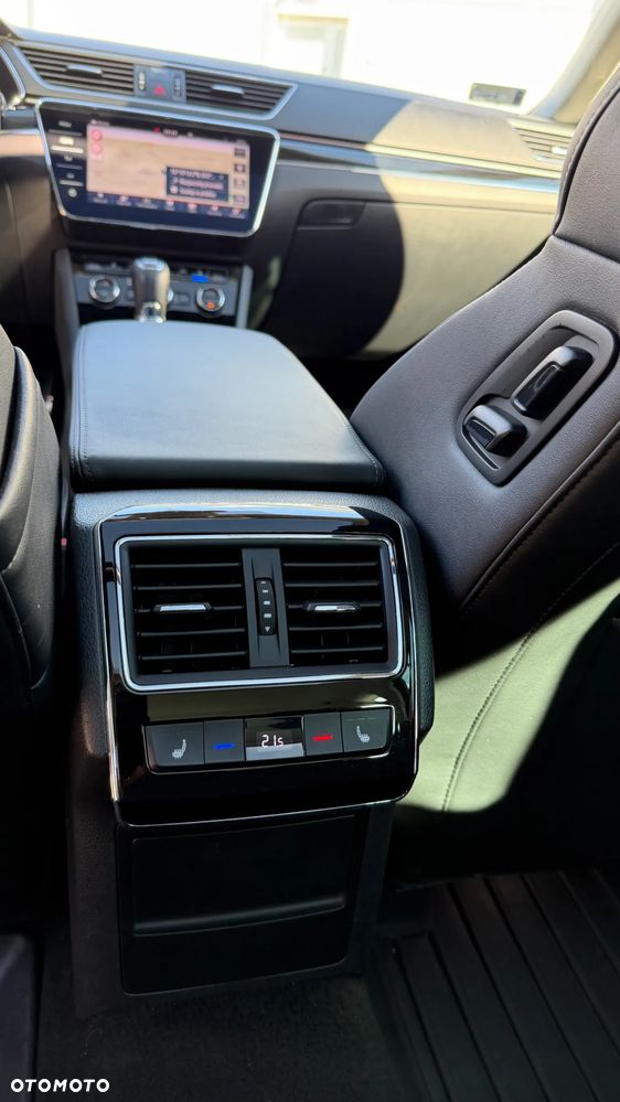 Skoda Superb 2.0 TDI SCR 4x4 L&K DSG - 12