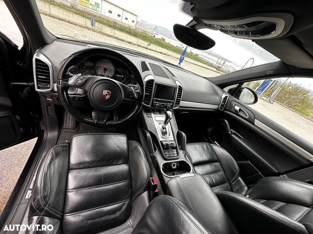 Porsche Cayenne - 9