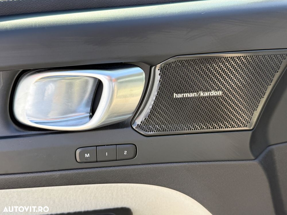 Volvo XC 40 T4 Recharge DKG Plus Bright - 14