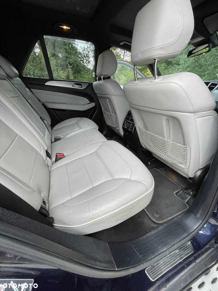 Mercedes-Benz ML 350 BlueTec 4-Matic - 12