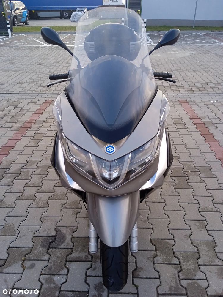 Piaggio X10 - 6