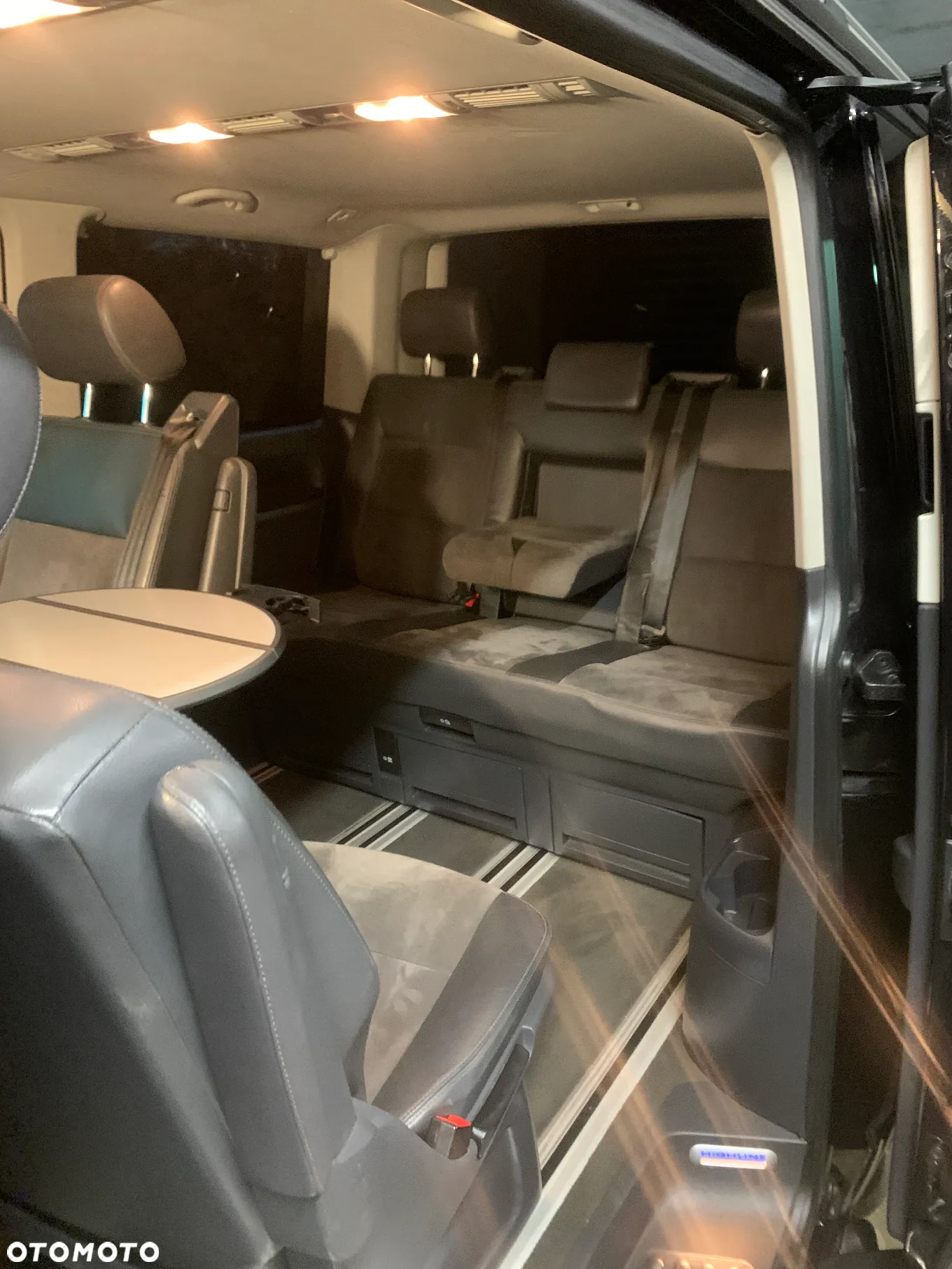 Volkswagen Multivan - 29