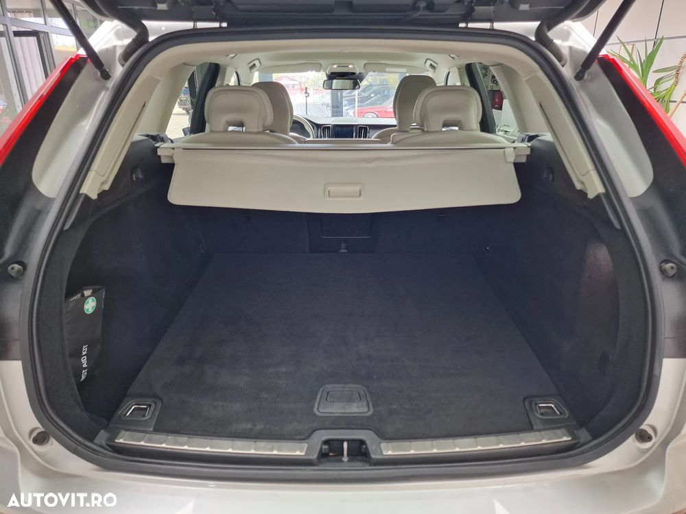 Volvo XC 60 D4 Momentum - 19
