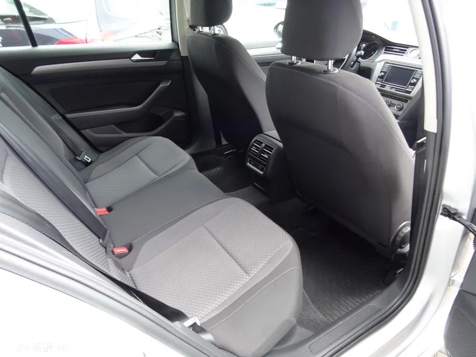 Volkswagen Passat 1.4 TSI BMT Comfortline - 13
