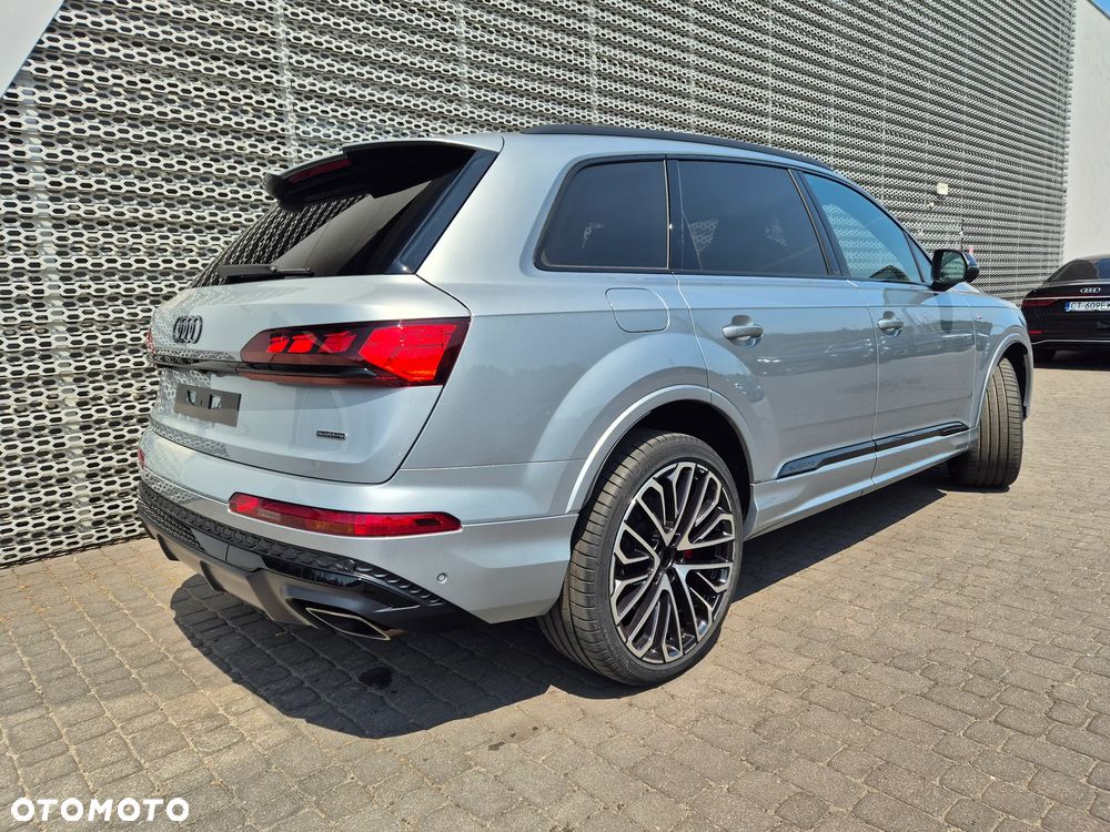 Audi Q7 TFSI e PHEV 360 kW Quattro S Line Tiptr - 11