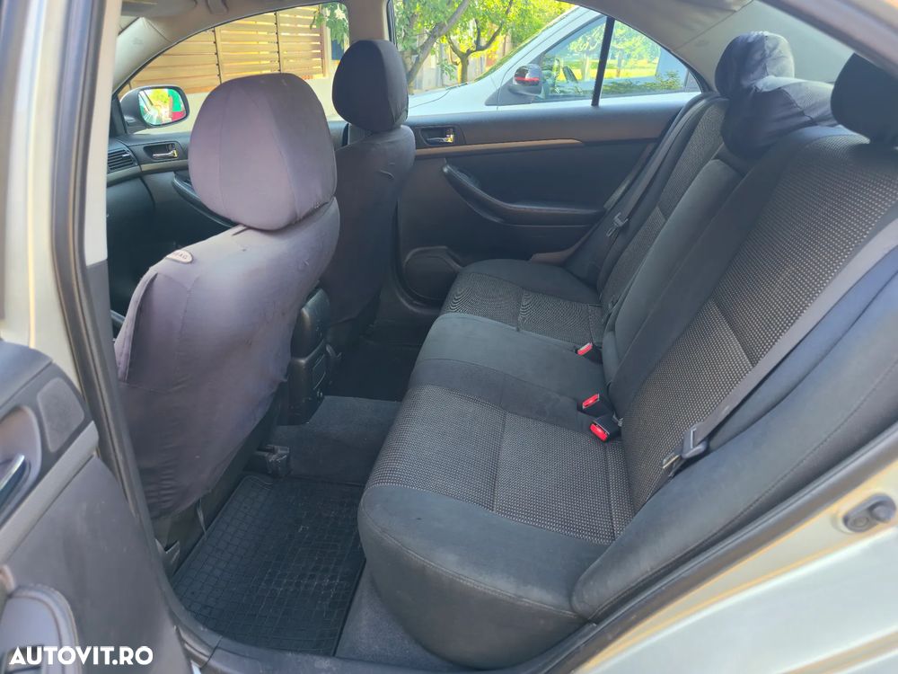 Toyota Avensis 2.0 D-4D Station Executive - 9