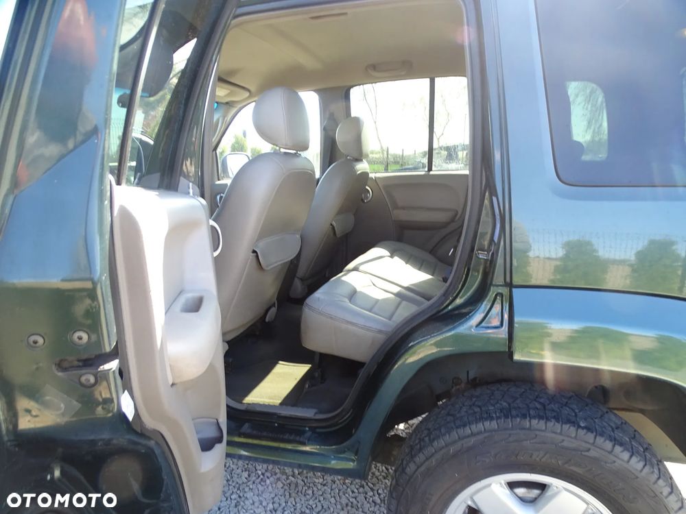 Jeep Liberty - 34