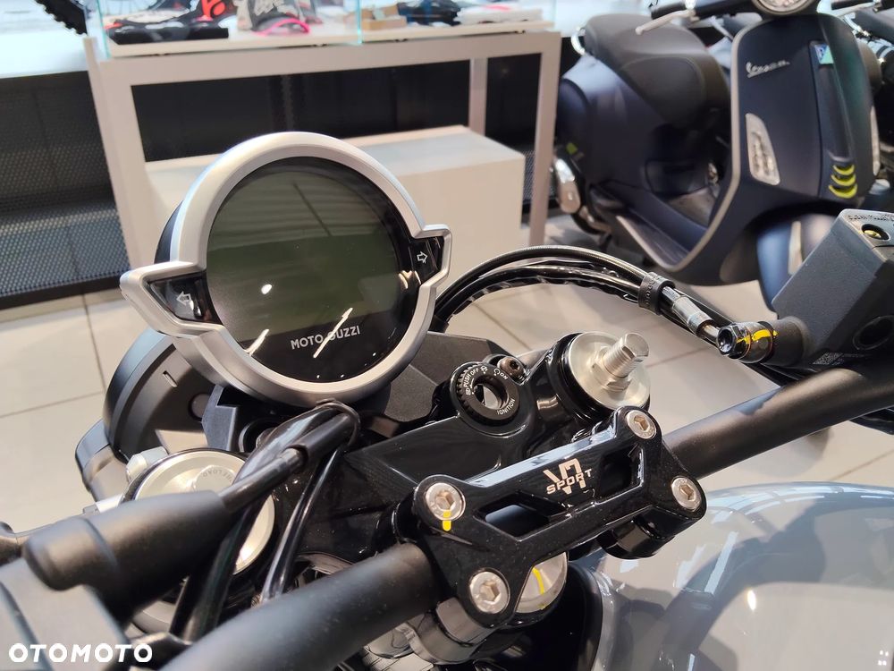 Moto Guzzi V7 - 9