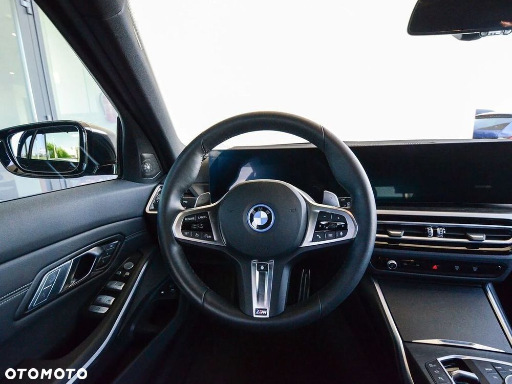 BMW Seria 3 330e xDrive M Sport sport - 34