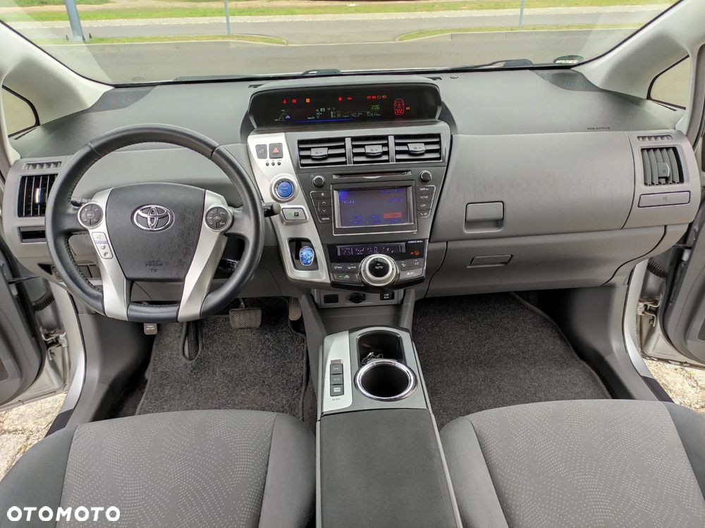 Toyota Prius+ (Hybrid) Life - 10