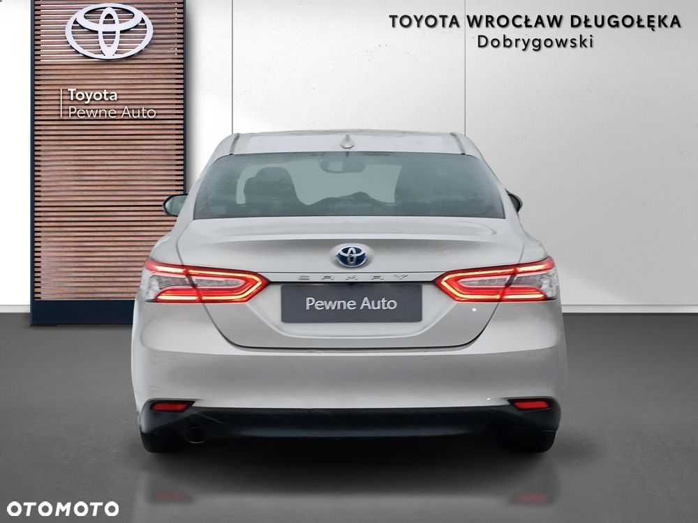 Toyota Camry 2.5 Hybrid Executive CVT - 6