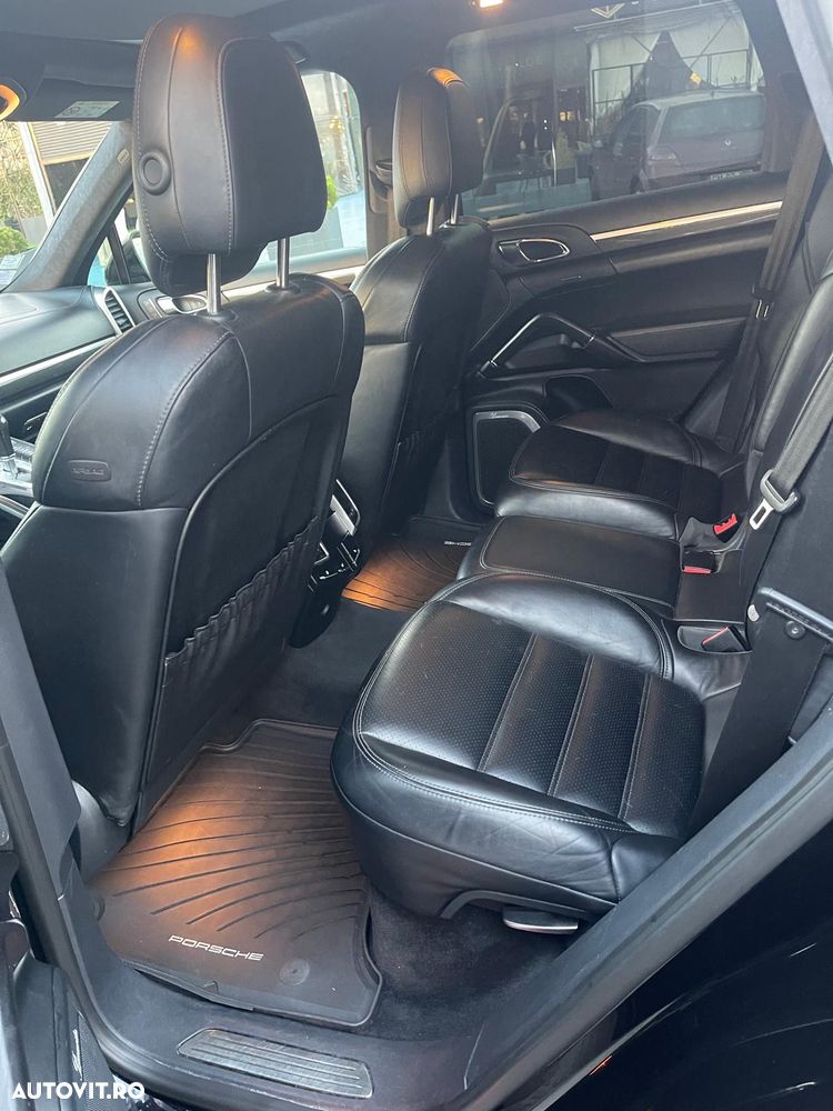 Porsche Cayenne - 11