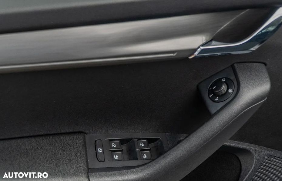 Skoda Octavia 2.0 TDI DSG Ambition - 5