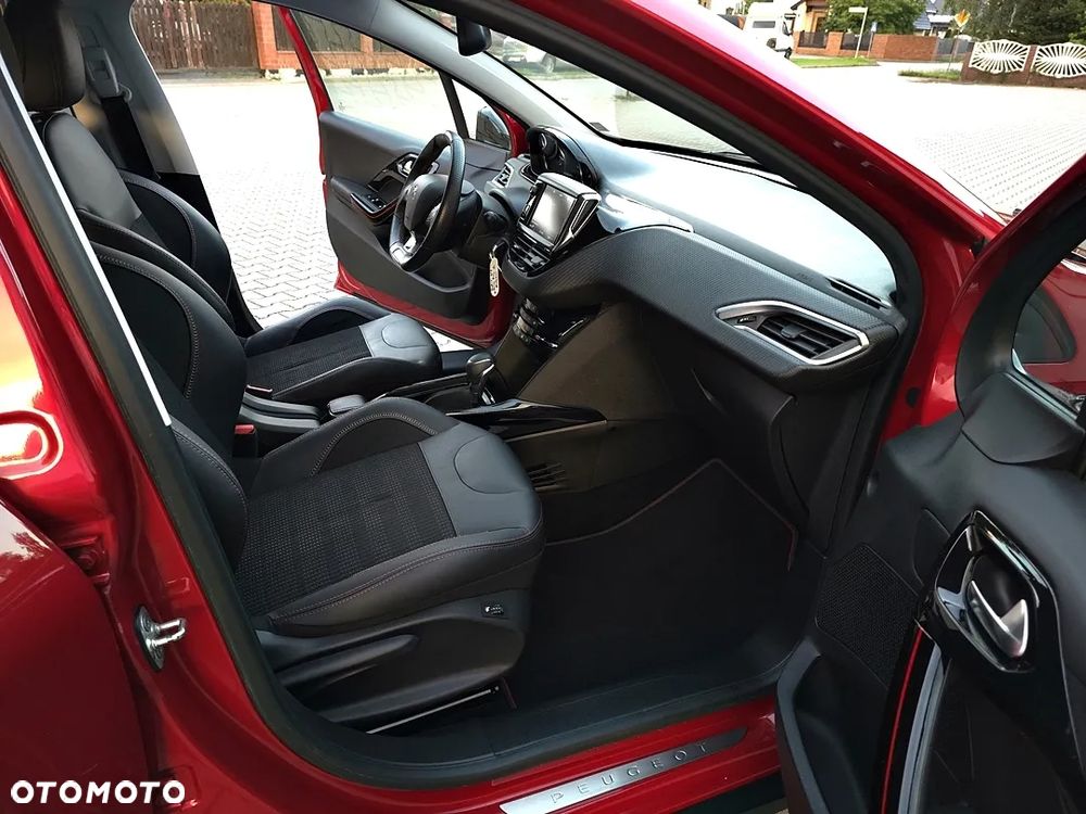 Peugeot 2008 BlueHDi 120 EAT6 Black Edition - 25