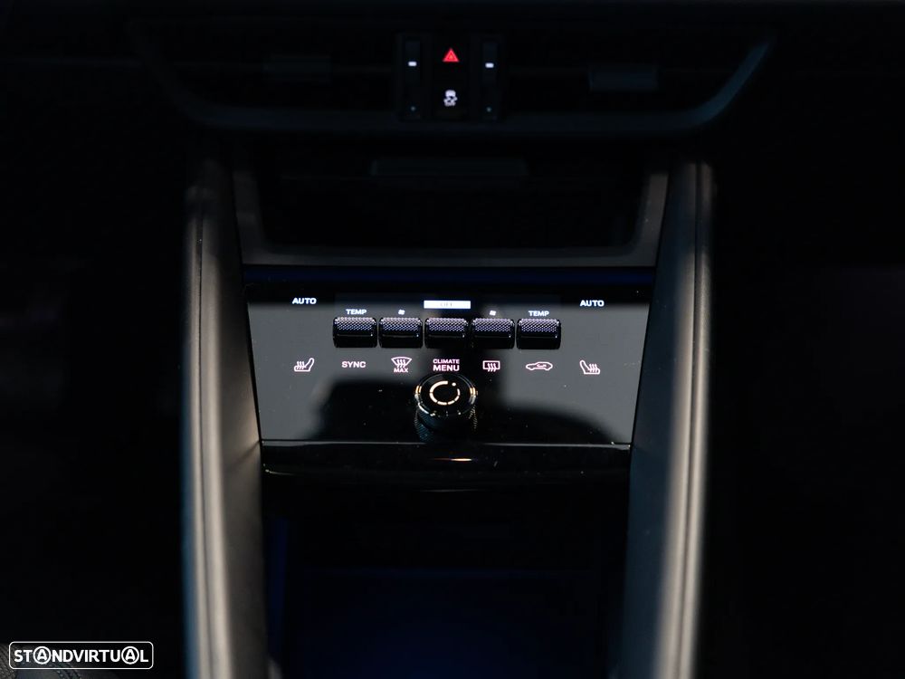 Porsche Macan Electric - 34