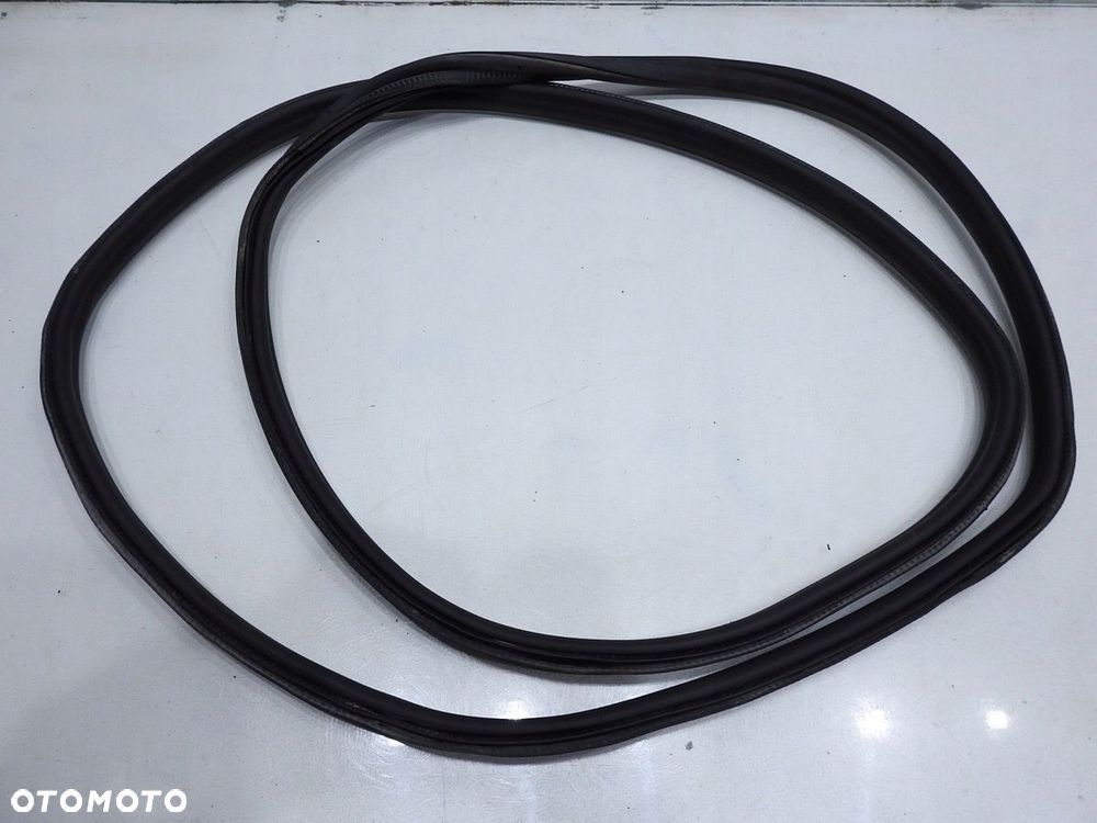 USZCZELKA BAGAŻNIKA SKODA FABIA II - 2