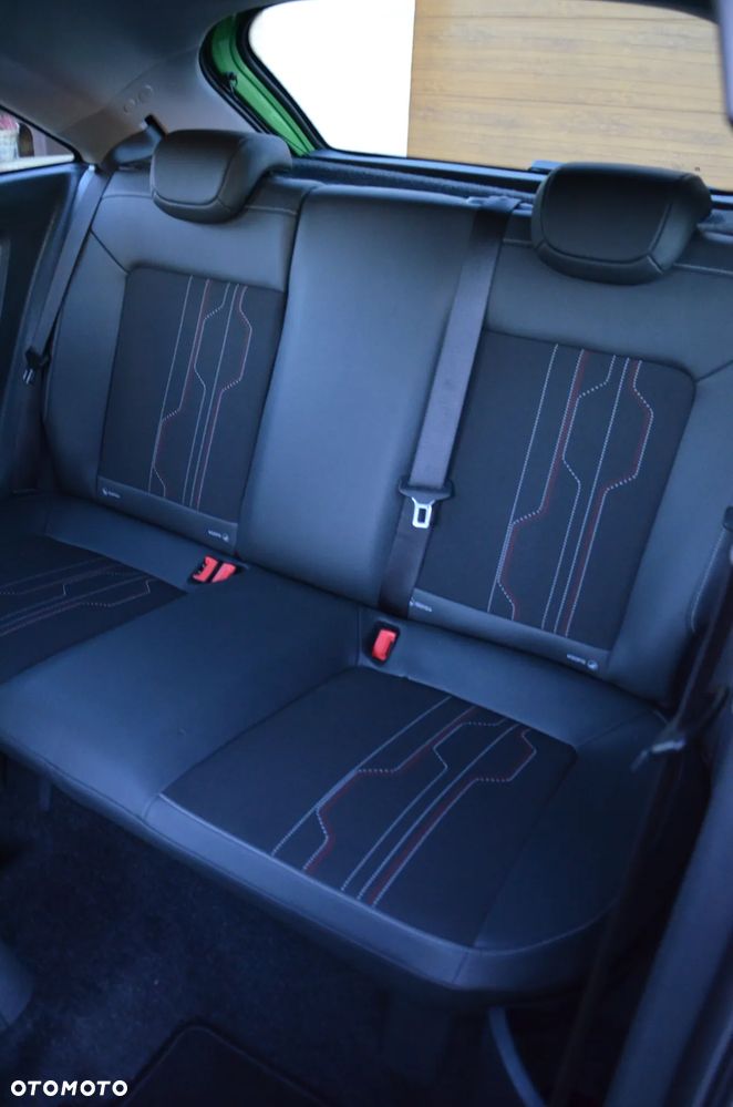 Opel Corsa 1.4 16V 150 Jahre - 11