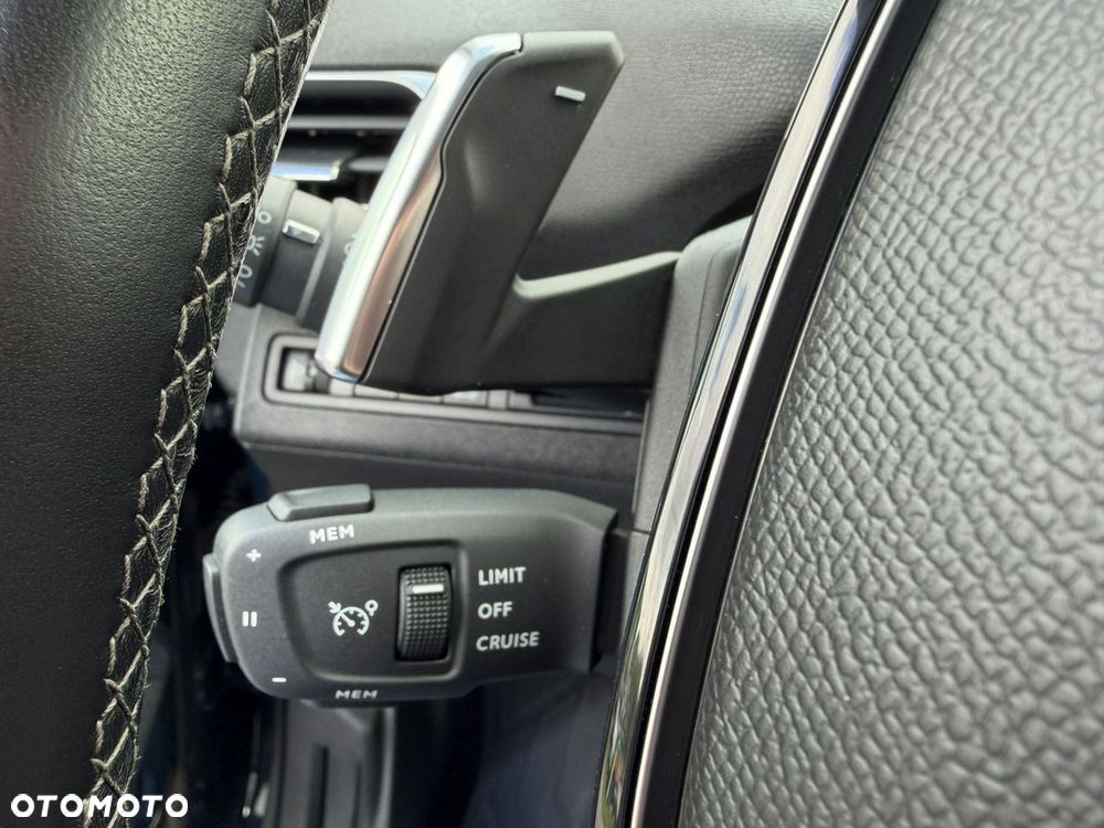 Peugeot 3008 BlueHDi 130 Stop & Start EAT8 Allure Pack - 23