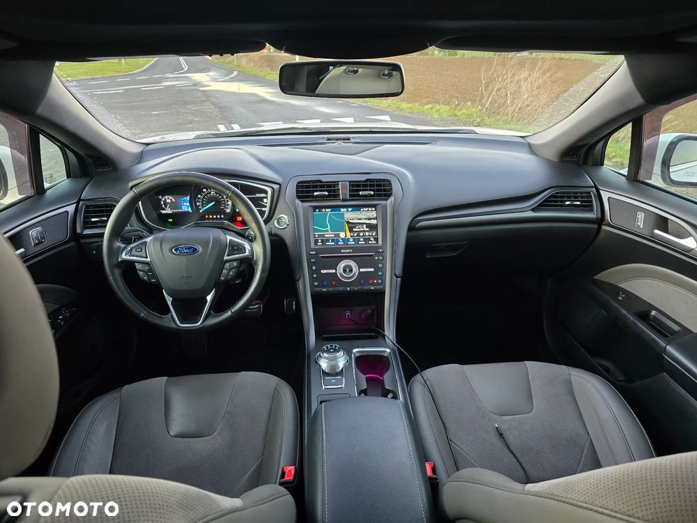 Ford Fusion - 14