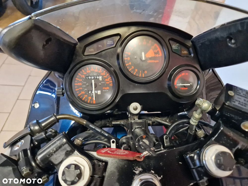 Honda CBR - 25