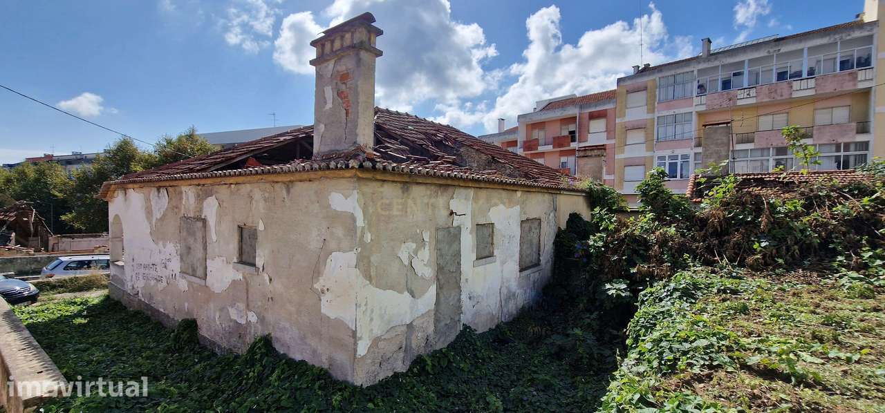 Casa em Ruínas com Potencial em Cacém, Sintra - Grande imagem: 2/6
