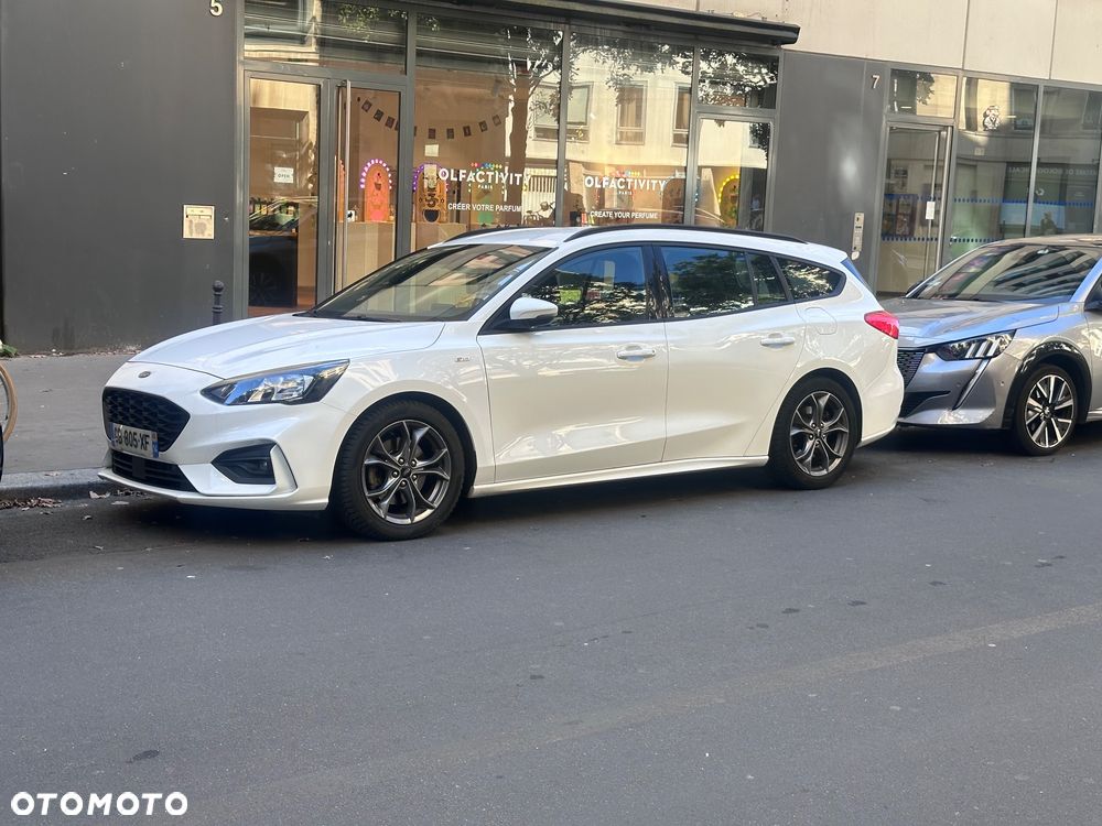 Ford Focus 2021 photo 2