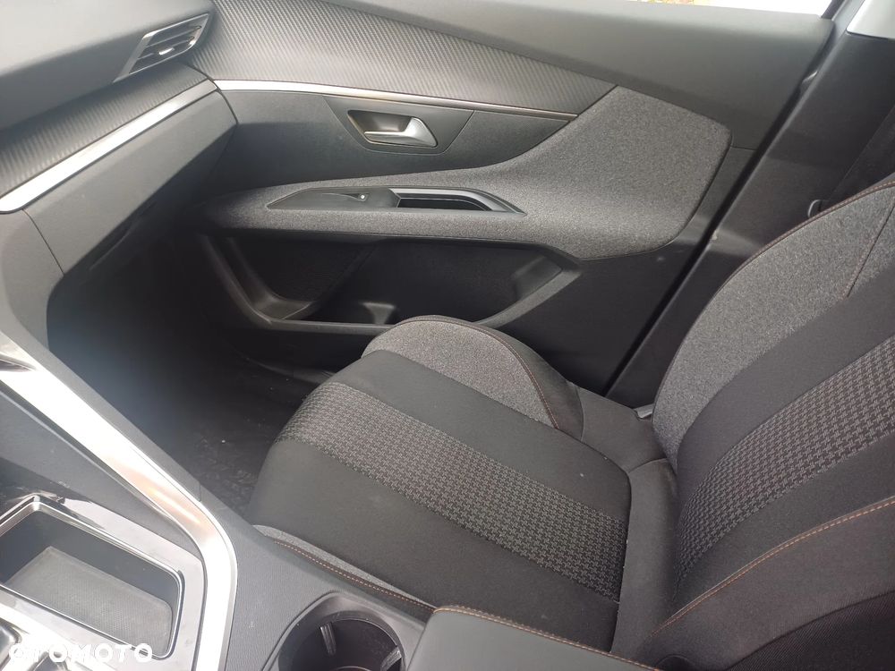 Peugeot 5008 1.5 BlueHDI Active S&S EAT8 - 18