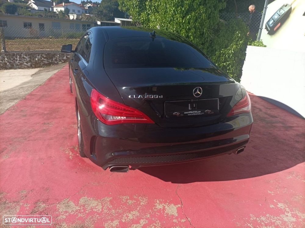 Mercedes-Benz CLA 200 d AMG Line - 4