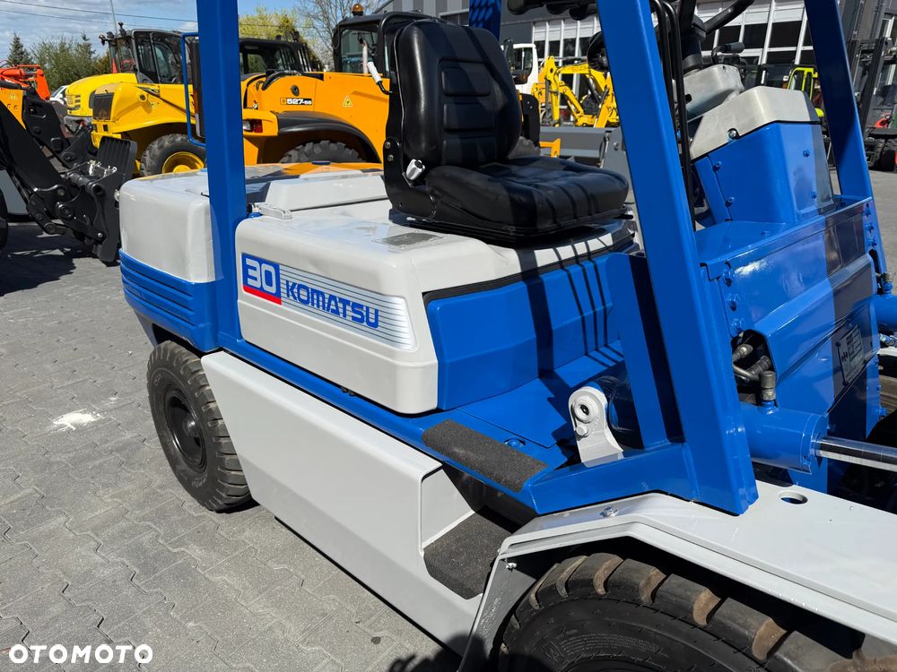 Komatsu FD30T-11E - 16