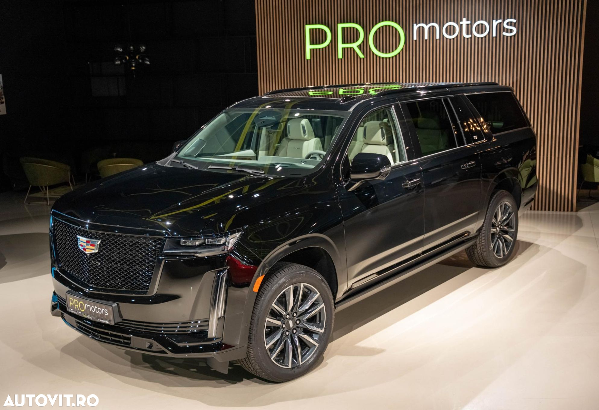 Cadillac Escalade - 5